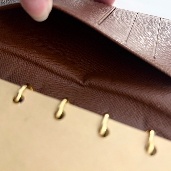 Louis Vuitton LV AGENDA PM (Preloved) LV PASSPORT HOLDER - Picture 10 of 11